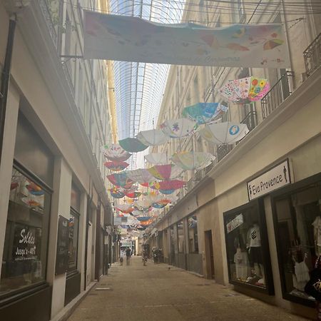 Bel Appartement En Plein Coeur De Carpentras Dış mekan fotoğraf