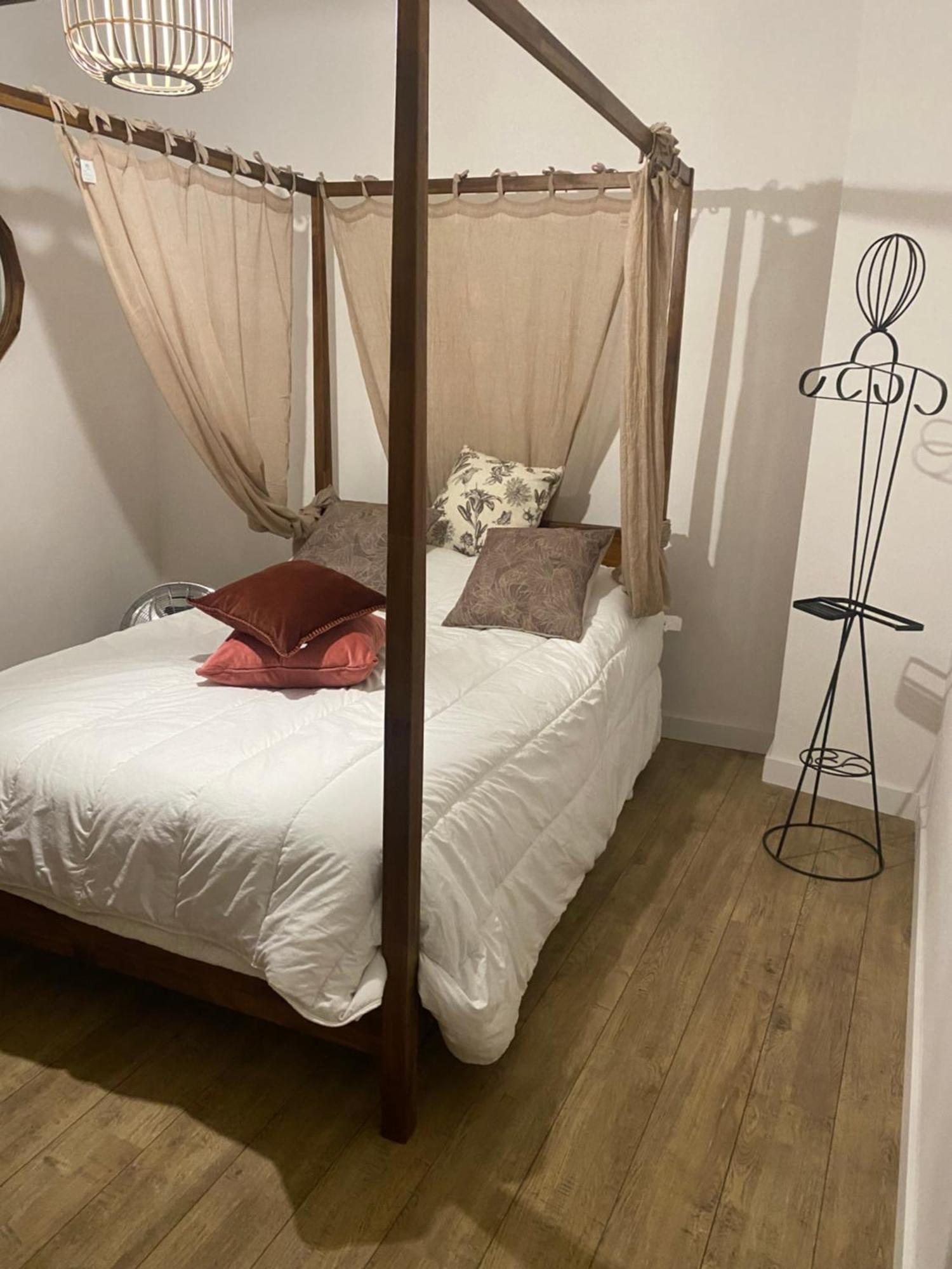 Bel Appartement En Plein Coeur De Carpentras Dış mekan fotoğraf